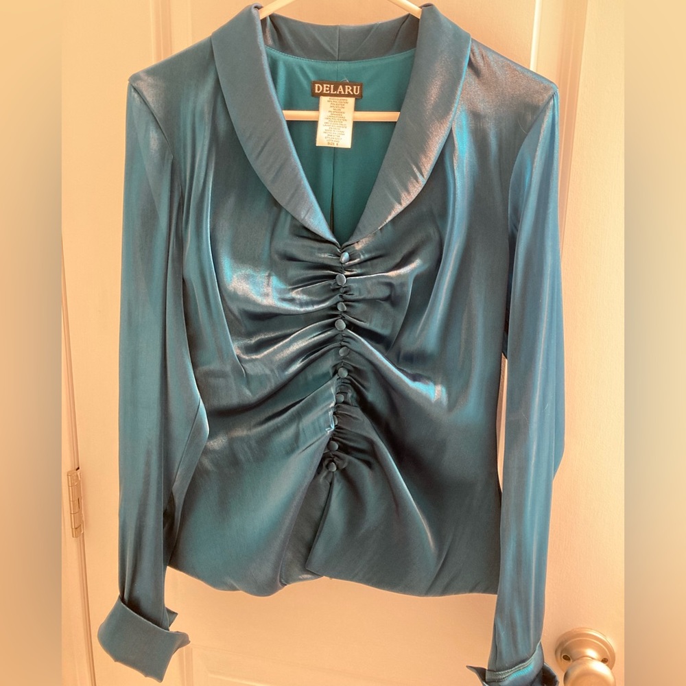 Delaru Dressy blouse. Very dark Turquoise green. Size 8 runs small/ like a 4/6.